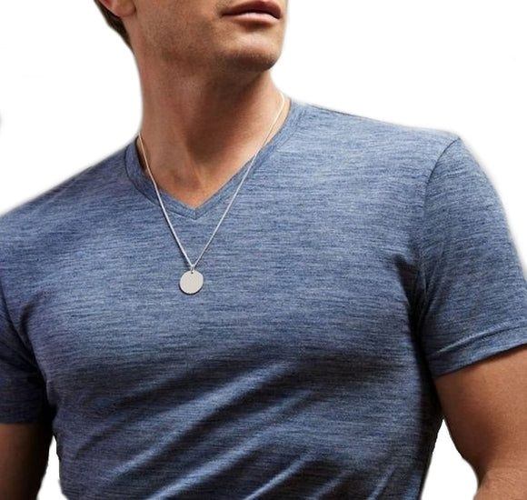 Styling tip for men: how to wear necklaces 